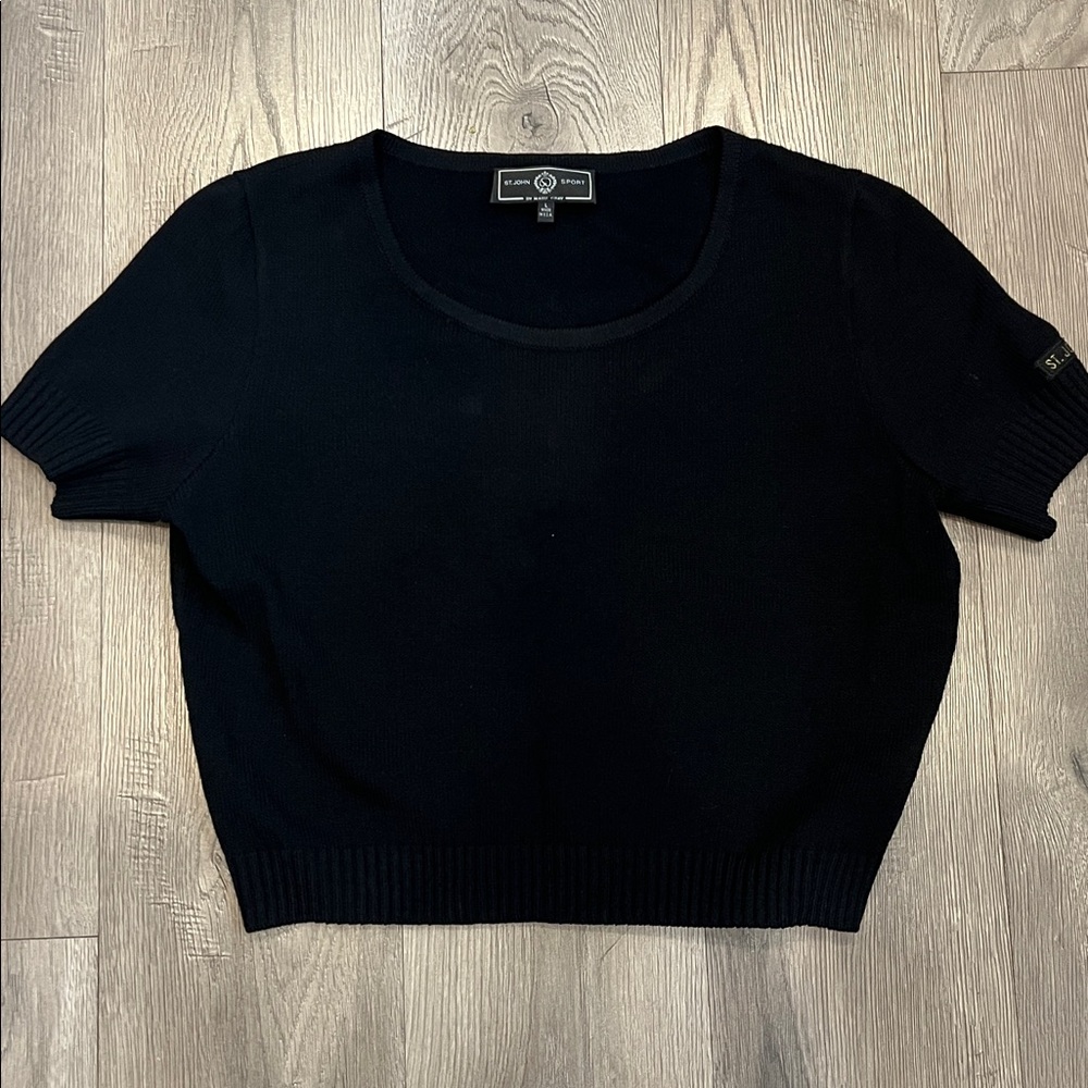 St. John Sport Black Short Sleeve sweater large